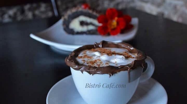 um cappuccino com creme 1